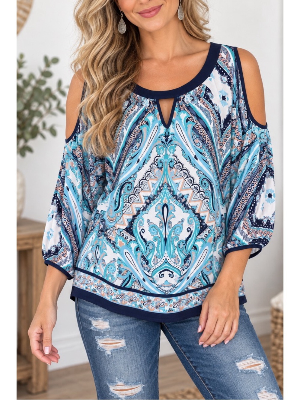 Eci Paisley Cold Shoulder Top – Size Large